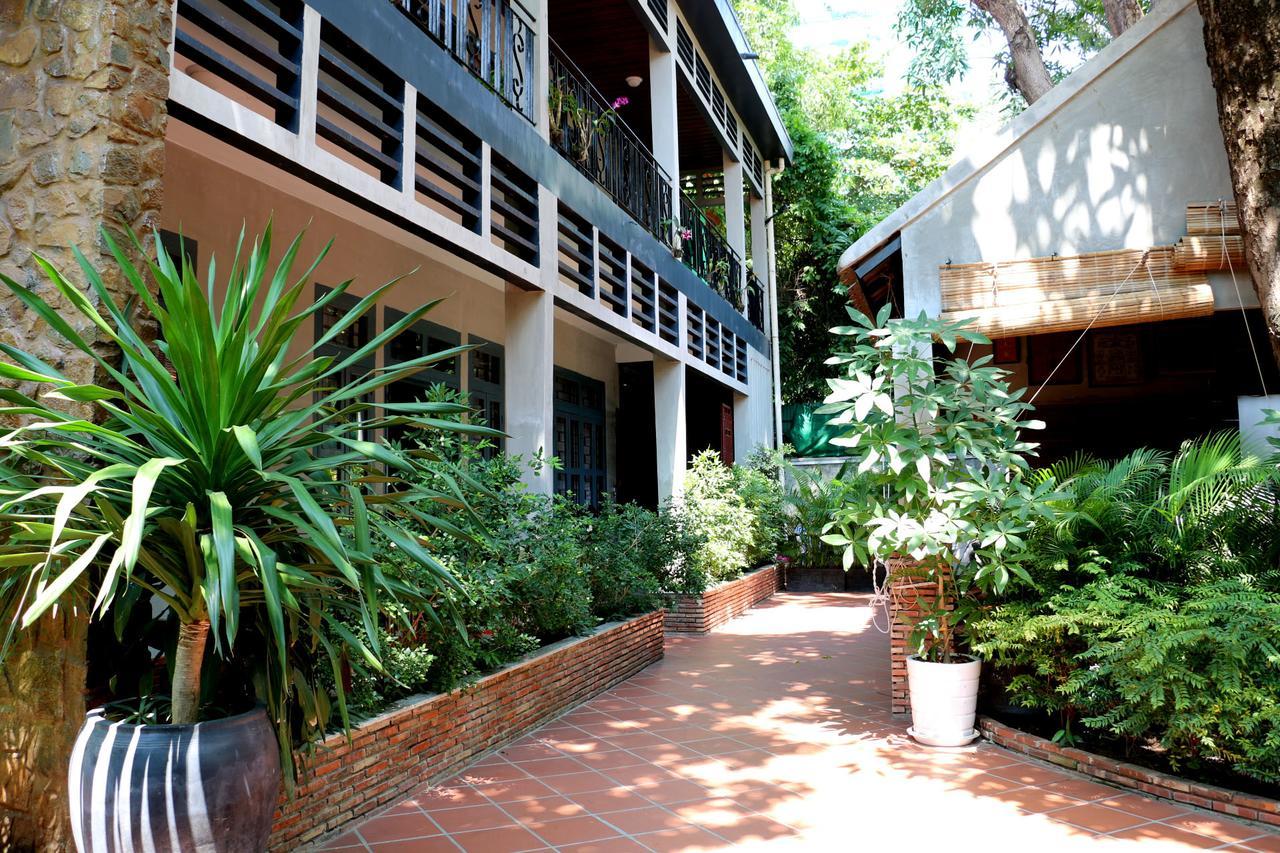 Corner9 Bassac Boutique Hotel Phnom-Penh Buitenkant foto