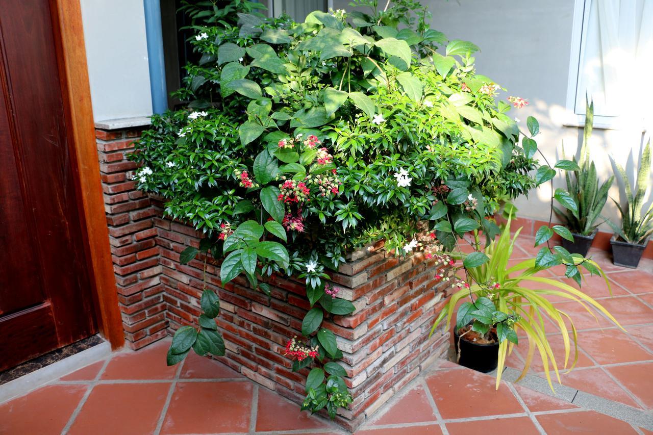 Corner9 Bassac Boutique Hotel Phnom-Penh Buitenkant foto