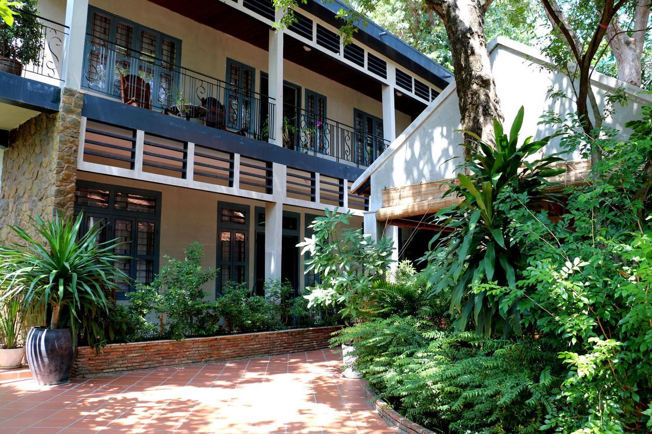 Corner9 Bassac Boutique Hotel Phnom-Penh Buitenkant foto