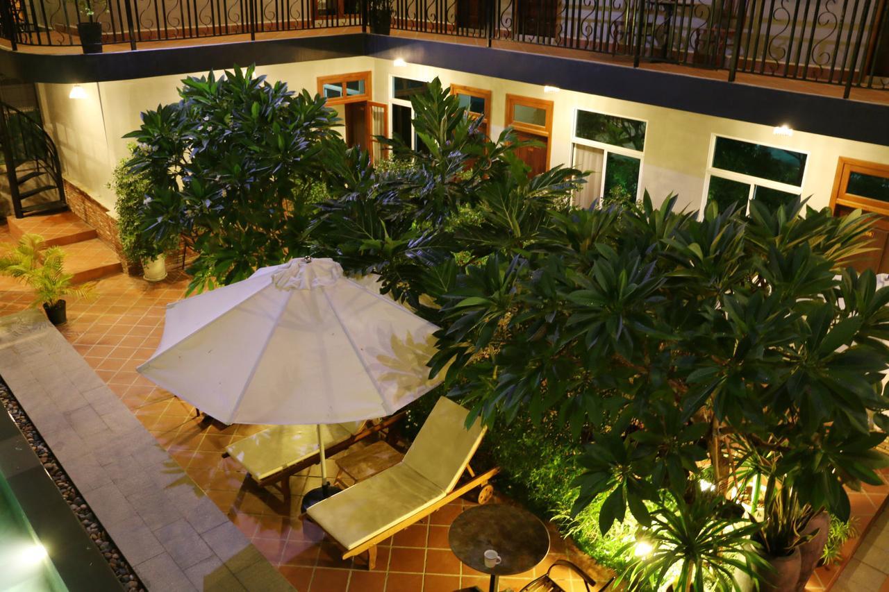 Corner9 Bassac Boutique Hotel Phnom-Penh Buitenkant foto